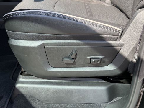 Used 2025 RAM 2500 Laramie AWD/4WD image 14