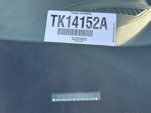 Used 2025 Kia Sportage EX image 31