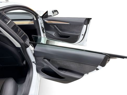 Certified 2023 Tesla Model 3 Standard Range RWD image 12