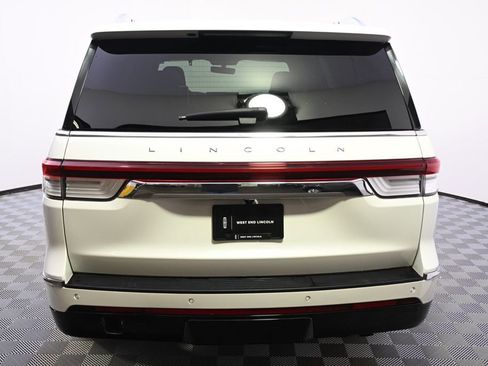 Certified 2022 Lincoln Navigator Reserve w/ Monochromatic Package image 5