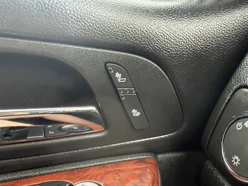 Used 2013 Chevrolet Suburban LT AWD/4WD image 21