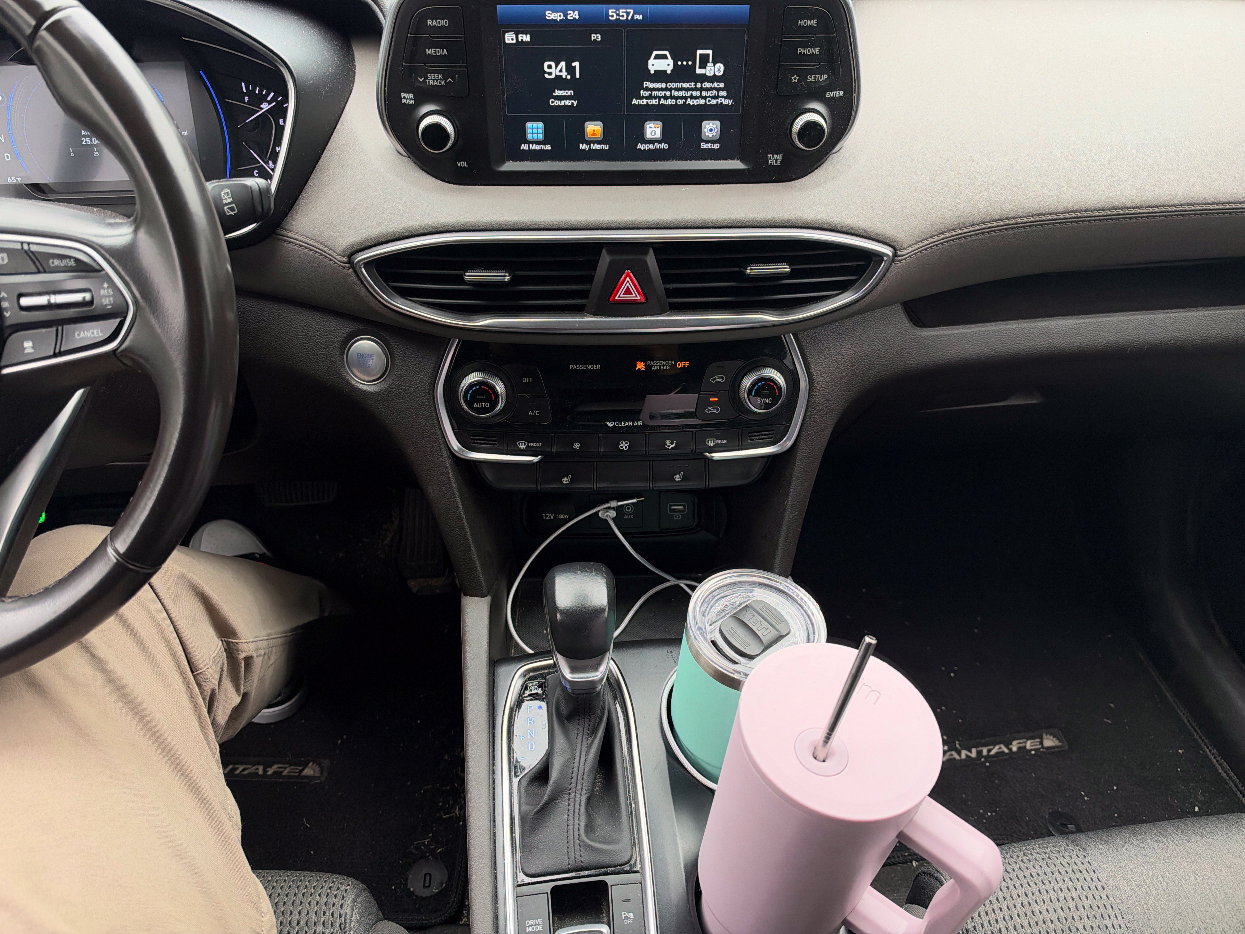 Used 2019 Hyundai Santa Fe SEL AWD/4WD image 3