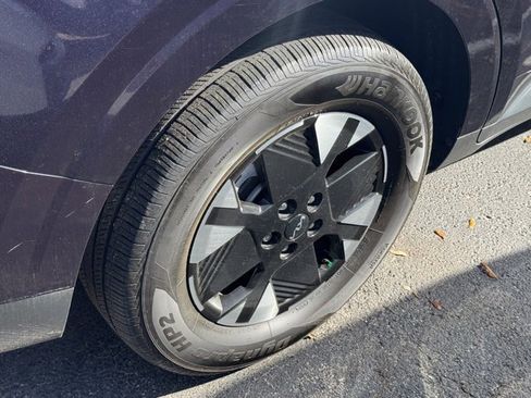 Certified 2025 Kia Carnival LXS image 4