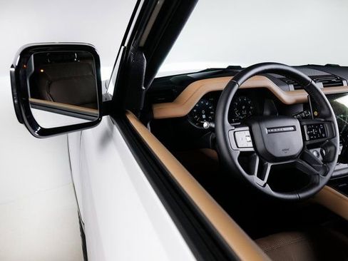 New 2026 Land Rover Defender 130 X-Dynamic SE image 23