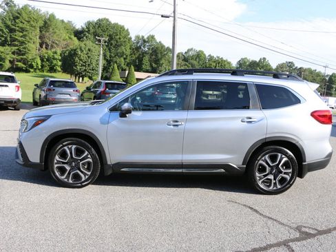 Used 2023 Subaru Ascent Limited w/ Technology Package AWD/4WD image 2