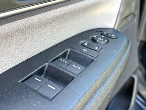 Used 2017 Honda CR-V EX image 17