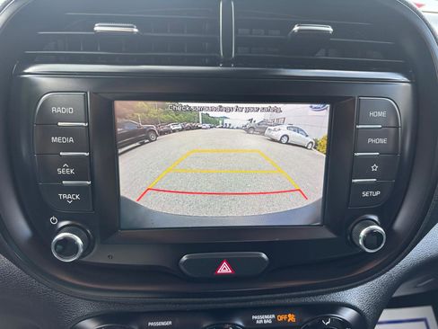 Used 2021 Kia Soul FWD image 19