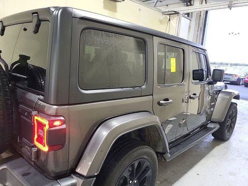 Used 2022 Jeep Wrangler Unlimited Sahara w/ Cold Weather Group AWD/4WD image 4