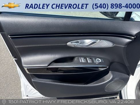 Used 2025 Genesis GV70 2.5T AWD/4WD image 5