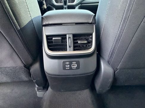 Used 2023 Subaru Outback Premium image 17
