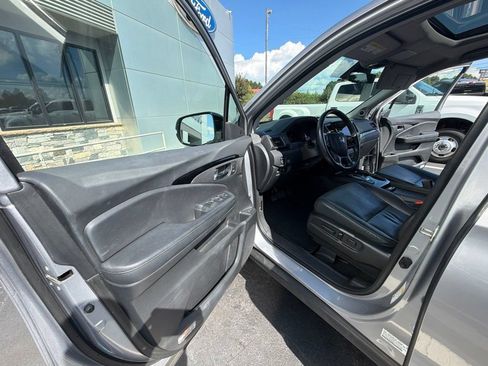 Used 2019 Honda Pilot Elite image 2
