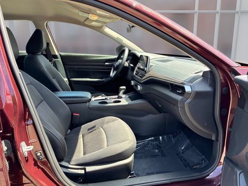 Used 2025 Nissan Altima 2.5 SV FWD image 18