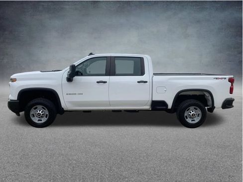 Used 2025 Chevrolet Silverado 2500 W/T AWD/4WD image 2