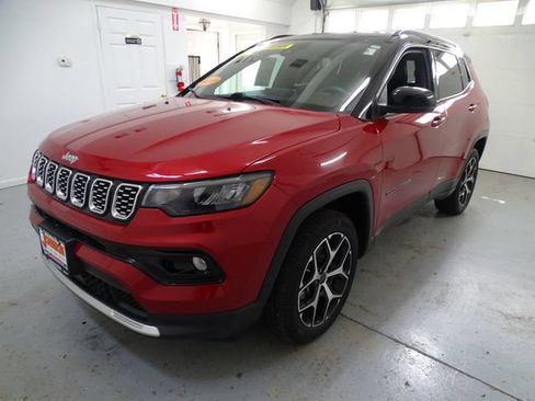 Certified 2025 Jeep Compass Limited AWD/4WD image 18