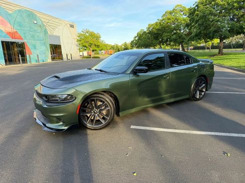 Used 2019 Dodge Charger R/T w/ Plus Group RWD image 16