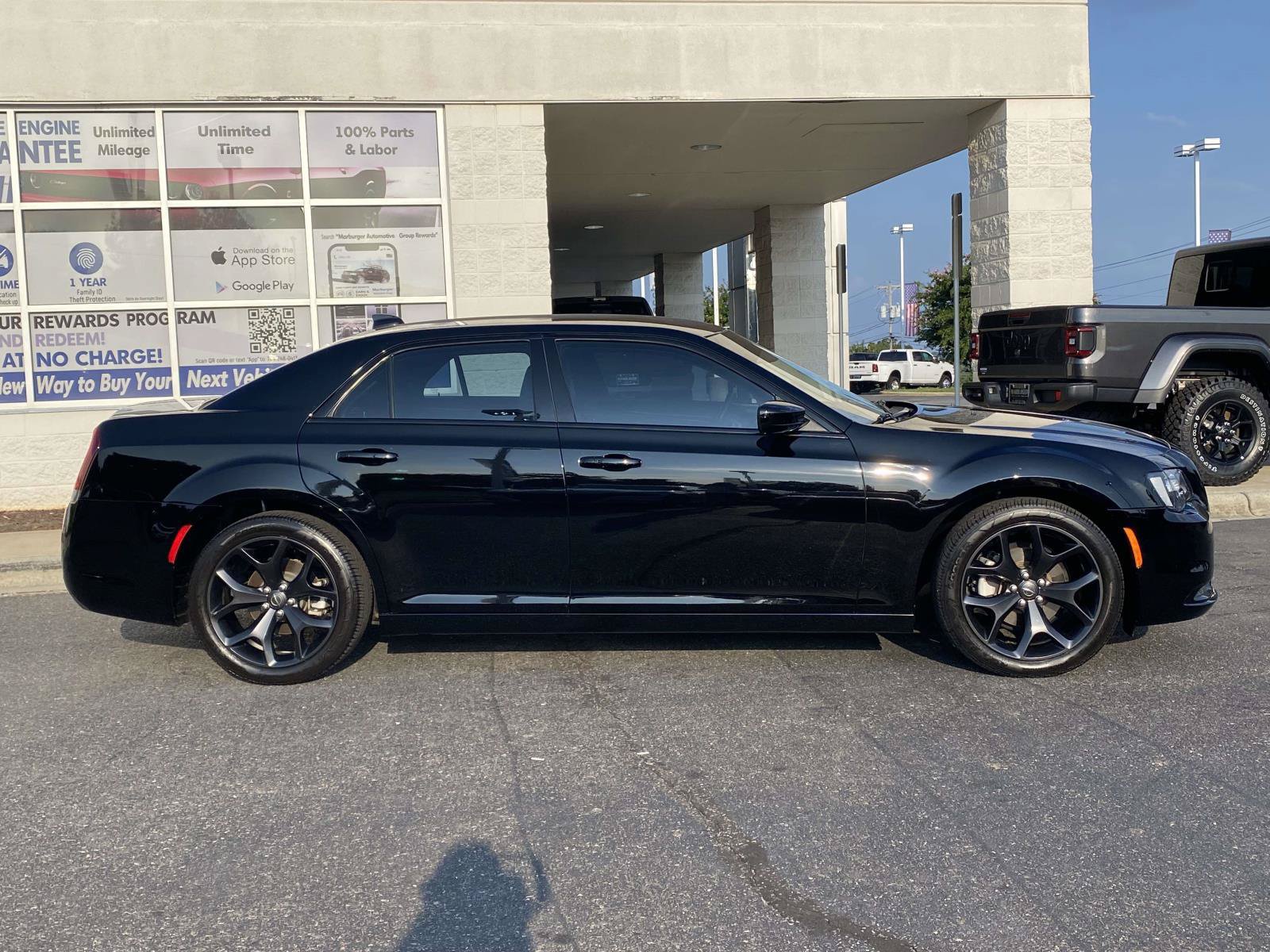 Used 2021 Chrysler 300 Touring w/ Sport Appearance Package RWD image 10