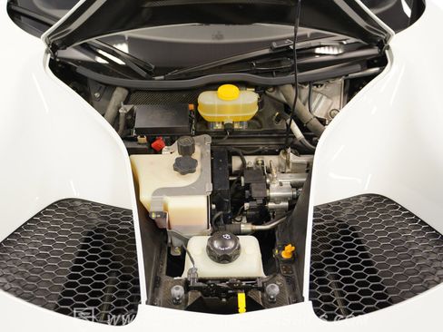 Used 2017 Ford GT image 36