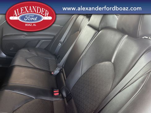 Used 2021 Toyota Camry XSE image 13