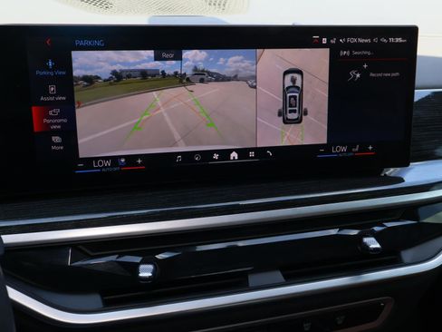 Used 2025 BMW X7 M60i image 32