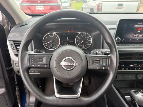 Used 2024 Nissan Rogue SV AWD/4WD image 13