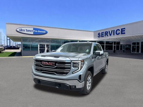 Used 2025 GMC Sierra 1500 SLT AWD/4WD image 4