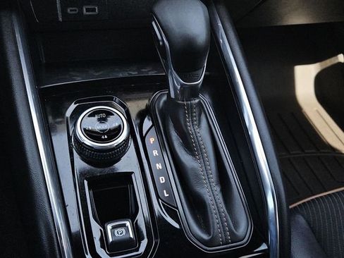 Used 2024 GMC Canyon AT4 image 17