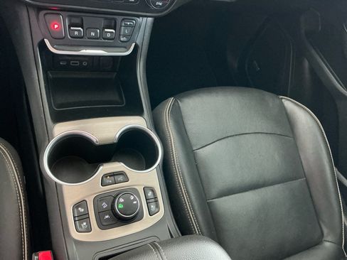 Used 2019 GMC Terrain Denali w/ Advanced Safety Package AWD/4WD image 18