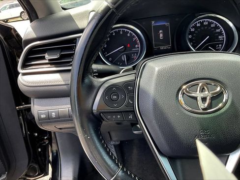 Used 2019 Toyota Camry SE FWD image 10