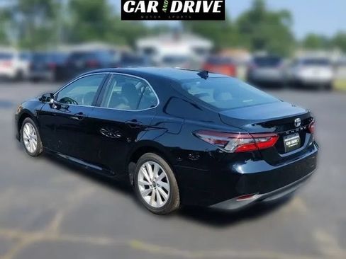Used 2022 Toyota Camry LE w/ Carpet Mat Package (TMS) FWD image 8