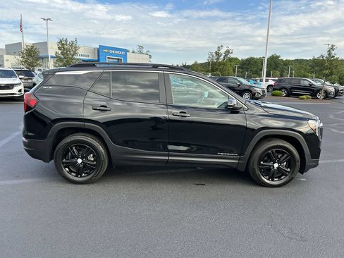 Used 2023 GMC Terrain SLE w/ Driver Convenience Package AWD/4WD image 8