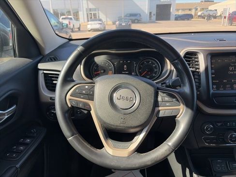 Used 2015 Jeep Cherokee Latitude w/ Comfort/Convenience Group image 15