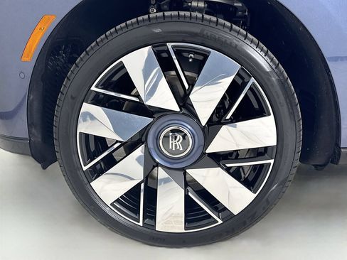 New 2026 Rolls-Royce Cullinan AWD/4WD image 10