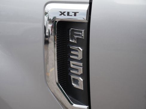 Certified 2021 Ford F350 XLT w/ XLT Premium Package image 24