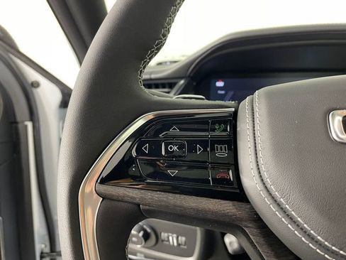 New 2025 Jeep Grand Cherokee Overland w/ Luxury Tech Group IV image 11