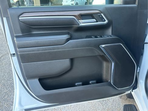 Used 2024 Chevrolet Silverado 2500 LT image 28