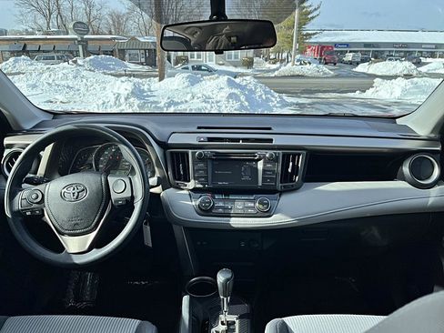 Used 2015 Toyota RAV4 XLE AWD/4WD image 8
