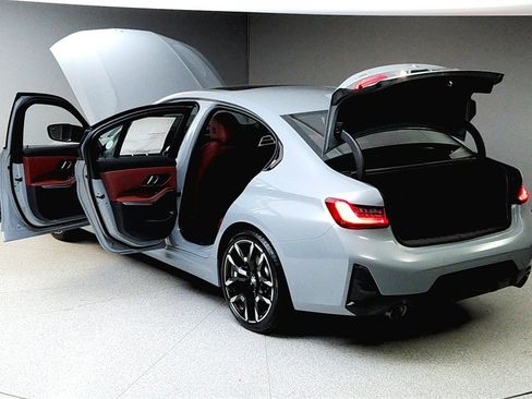 Used 2025 BMW 330i xDrive Sedan w/ M Sport Package image 18