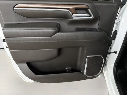 Used 2024 Chevrolet Silverado 2500 LT image 25