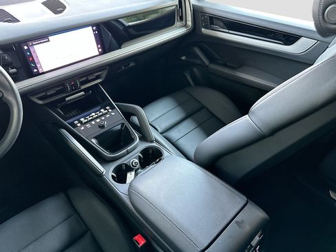 Used 2024 Porsche Cayenne Base w/ Premium Package Plus (PFM) image 25