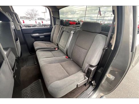 Used 2007 GMC Sierra 2500 SLE w/ Z71 Off-Road Package image 27