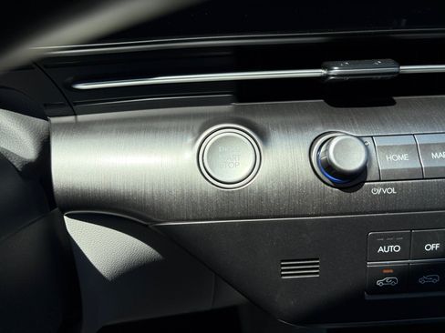 Certified 2025 Hyundai Kona SEL AWD/4WD image 28