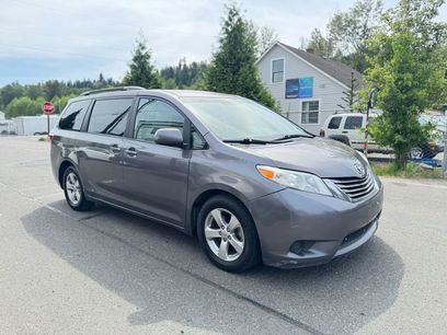 Used 2017 Toyota Sienna LE
