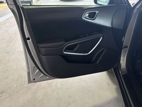 Used 2025 Kia Soul LX w/ LX Technology Package image 20