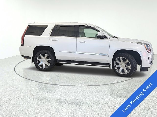 Used 2017 Cadillac Escalade Luxury AWD/4WD image 7