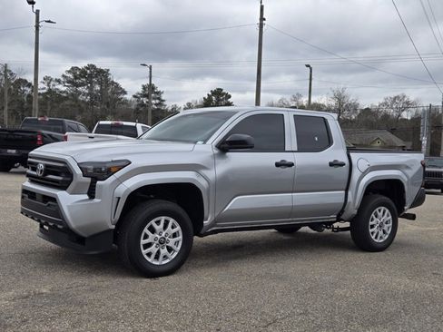 Used 2025 Toyota Tacoma SR image 1