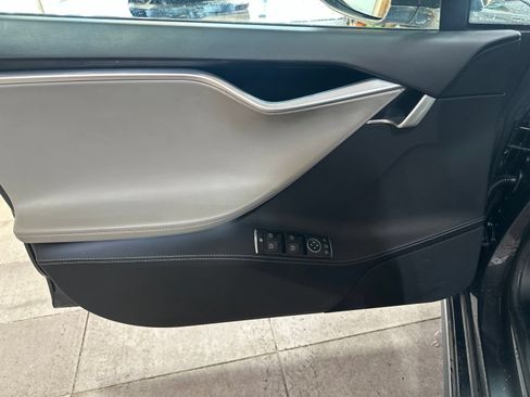 Used 2015 Tesla Model S AWD image 13