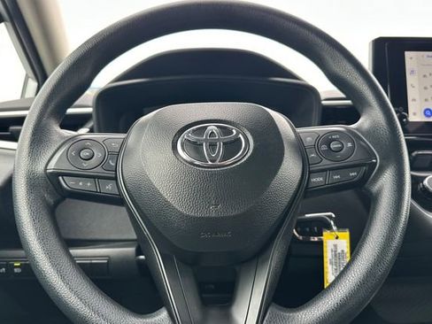Used 2025 Toyota Corolla LE image 20