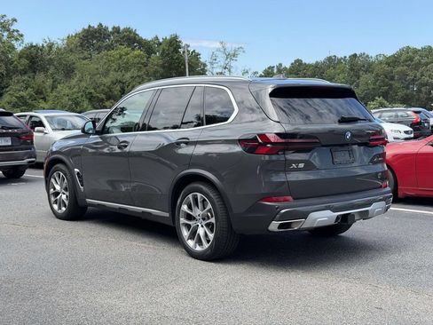 Used 2025 BMW X5 xDrive50e AWD/4WD image 3