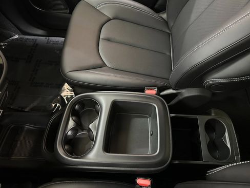 New 2026 Chrysler Pacifica Select image 33