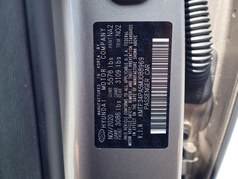 Used 2021 Genesis G90 3.3T Premium RWD image 27